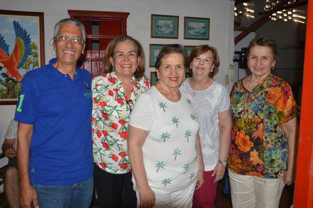 José Domingo Sandino, Elvia Salazar, Miriam Huergo, Pikis Liévano y Marina Huergo.